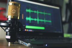 How Podcast Editing Improves Audio Quality and Listener Retention